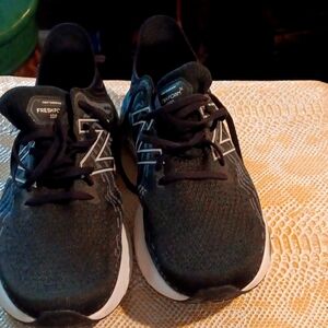 New balance  fresh foam (1080811) black thunder size 9.5